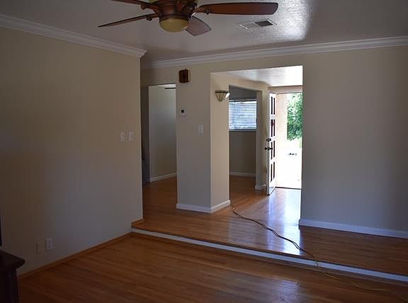 3rd image of 3643 Tunis Ave