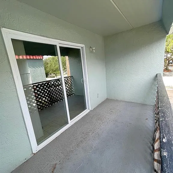 2835 Somerset Park Dr #205 — Photo 18