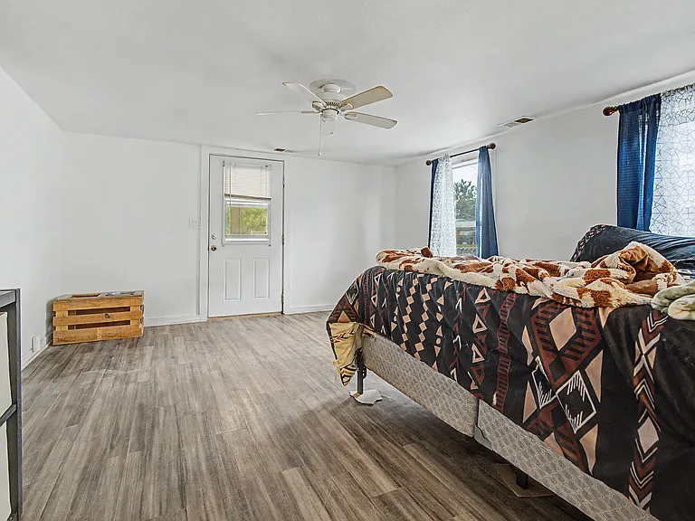 1803 Grand Ave — Photo 7