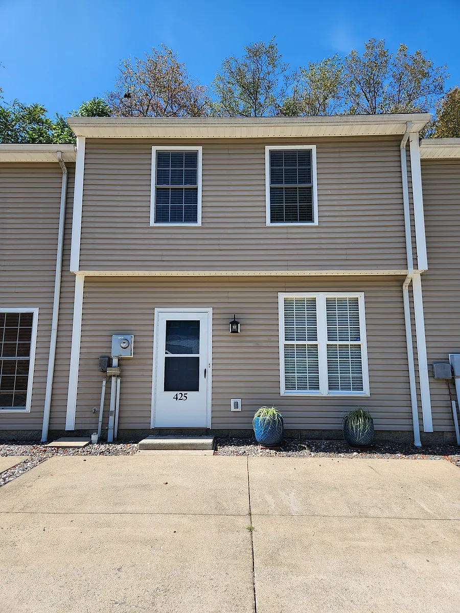 Building Photo - 425 Shearwood Forest Dr