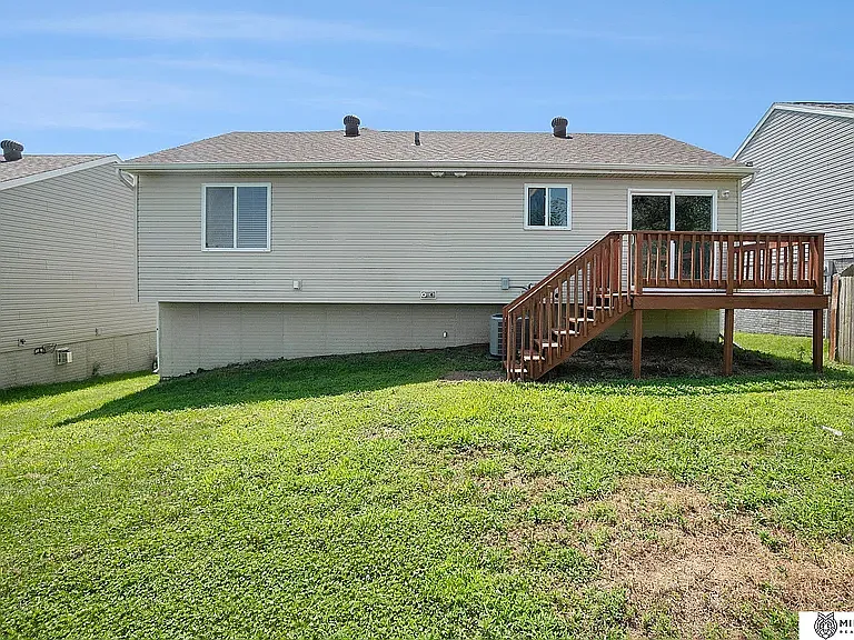 8830 Quest St — Photo 24
