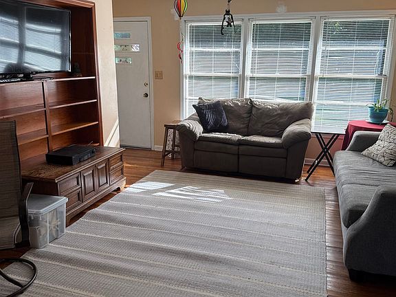 3rd image of 22173 1st St