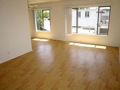 3rd image of 612 Westbourne Dr APT 7