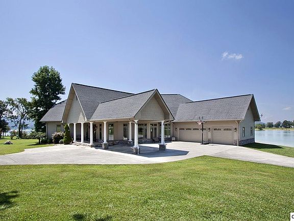 3rd image of 2020 Harbor Hills Dr