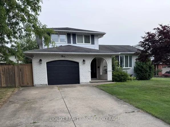 3 Wendover Pl, Saint Catharines, ON L2N 6T9