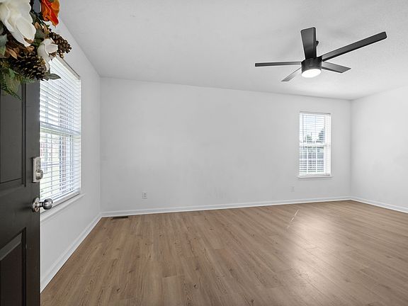 5th image of 304 Lansinger Ln