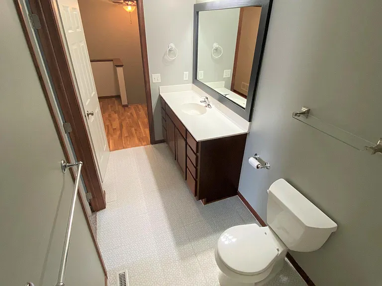 19360 Claremont Dr — Photo 21
