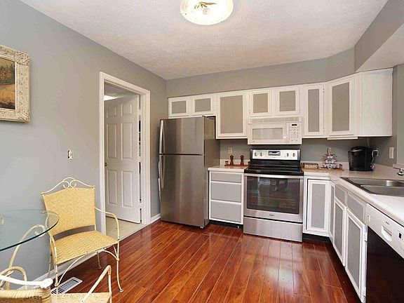 4th image of 5284 Bay Pointe Dr