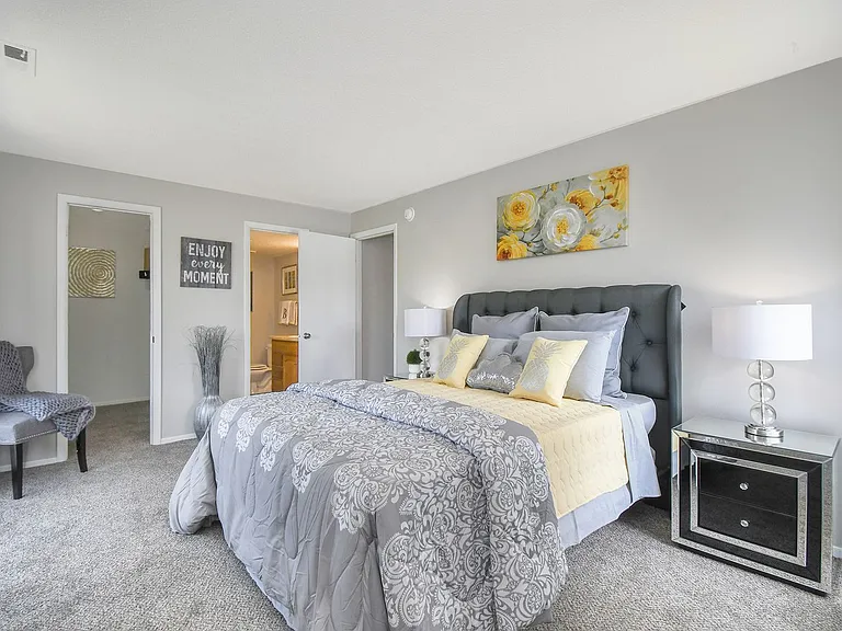 Bellevue Hills — Photo 31