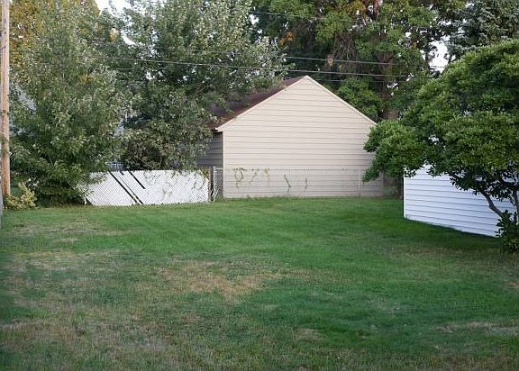5th image of 457 E 271st St