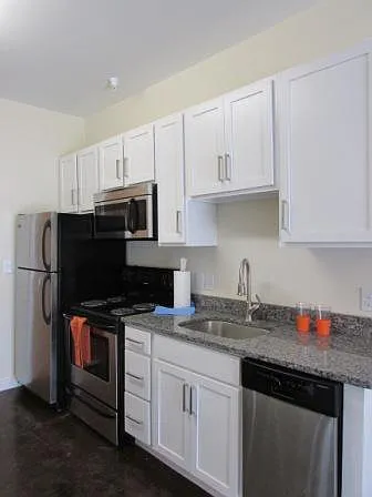 908 Perry Street — Photo 13