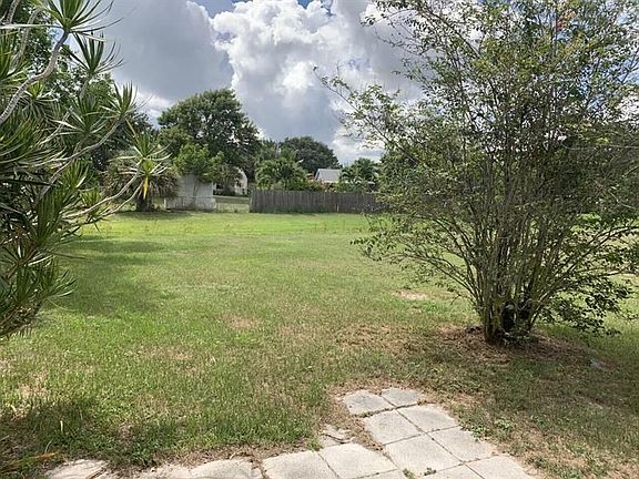 4th image of 1838 Buttonwood Dr