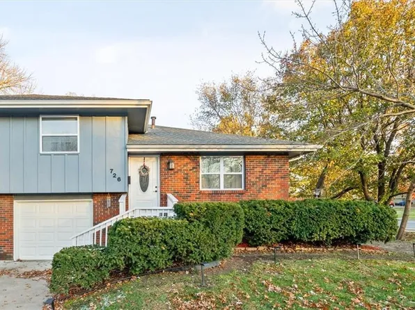 726 S Ridgeview Rd, Olathe, KS 66061