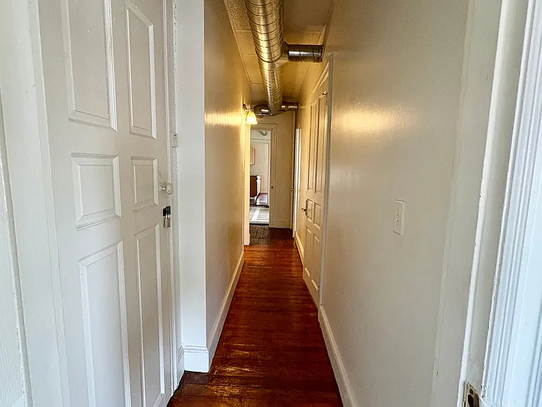 702 W King St-LDP — Photo 11