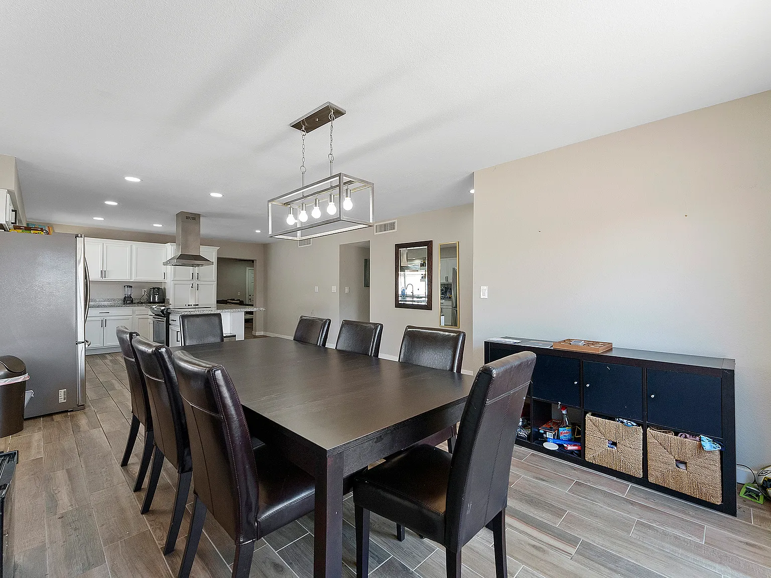 5 bed, 1800 sqft, $700 — Photo 3