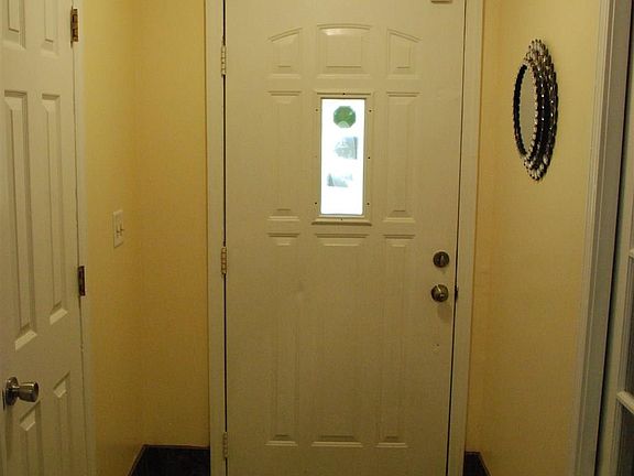 4th image of 761 Mountain View Dr #0