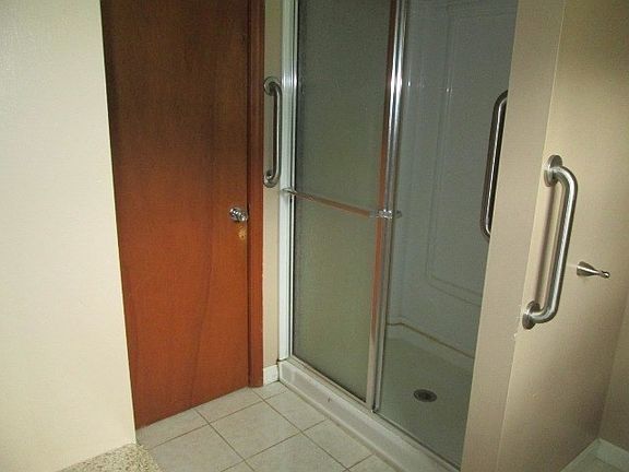 5th image of 180 Ash St