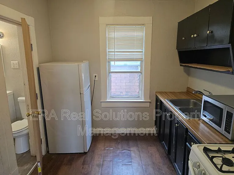 3721 W 33rd St — Photo 2