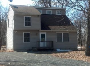 611 Gold Finch Rd, Bushkill, PA 18324