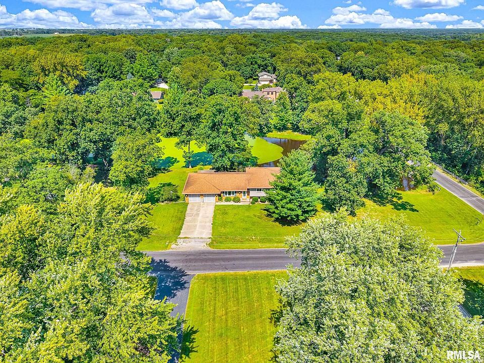 1st image of 217 E Lakeshore Dr