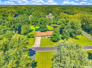 217 E Lakeshore Dr, Edelstein, IL 61526