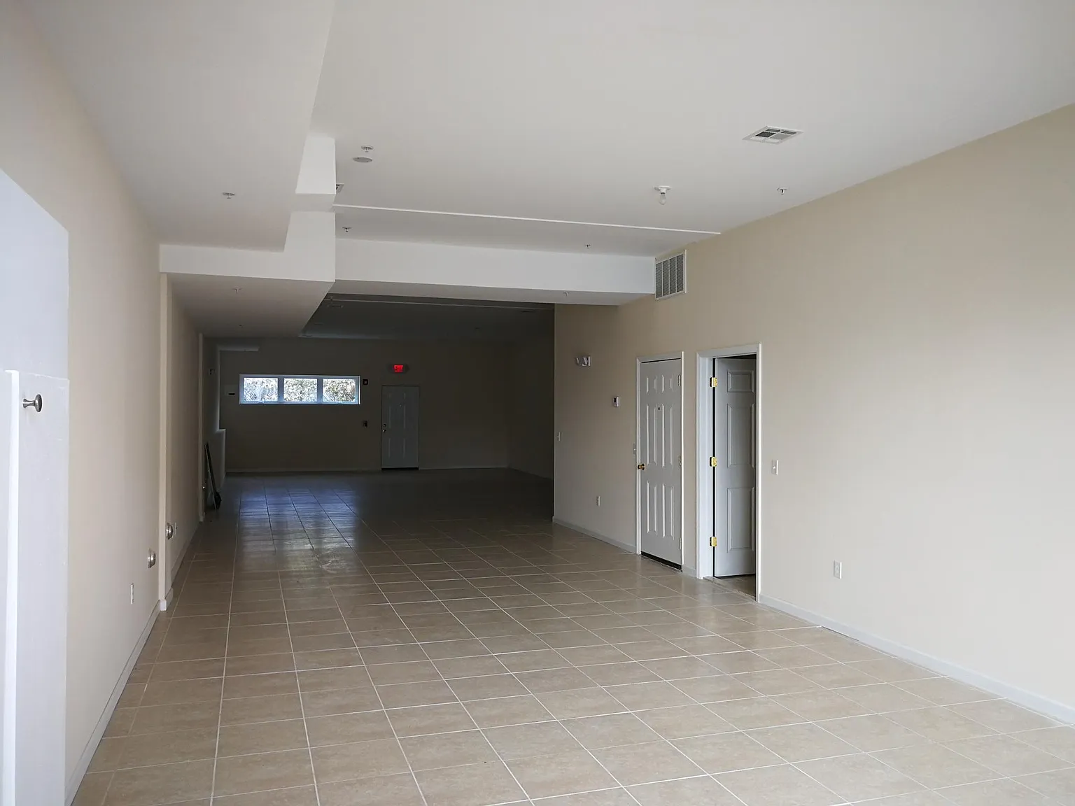 Studio, 2000 sqft, $2,700 — Photo 2