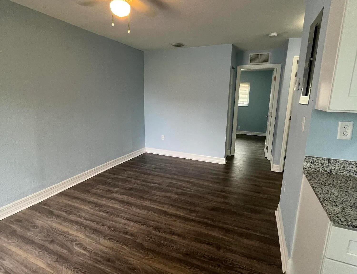 1 bed, 1.0 bath, 550 sqft, $1,575 — Photo 2