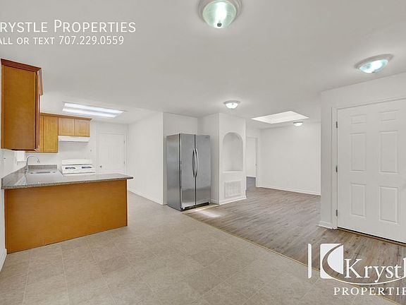 5th image of 424 Coghlan St #B