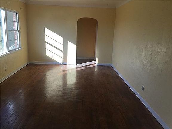 4th image of 824 Raynolds St