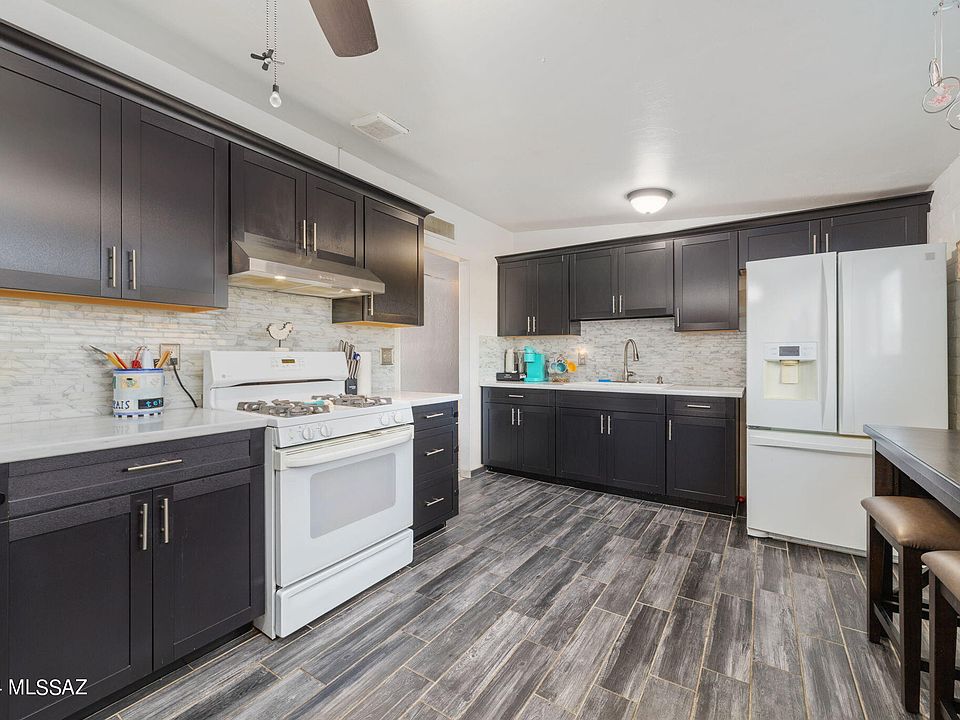 1st image of 1654 W Circle B Dr