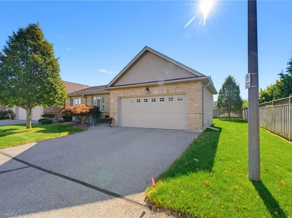 601 Conklin Rd #8, Brantford, ON N3T 0C1