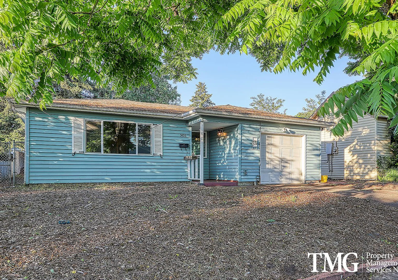Cozy 3 bedroom 2 bath home in NE Portland — Photo 1