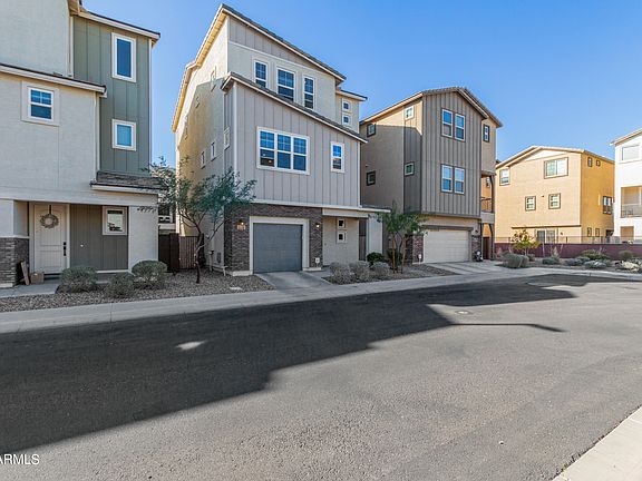 2nd image of 1176 S SUNSET Drive