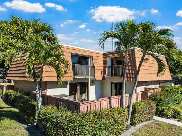 2889 SW 11th Place, Deerfield Beach, FL 33442