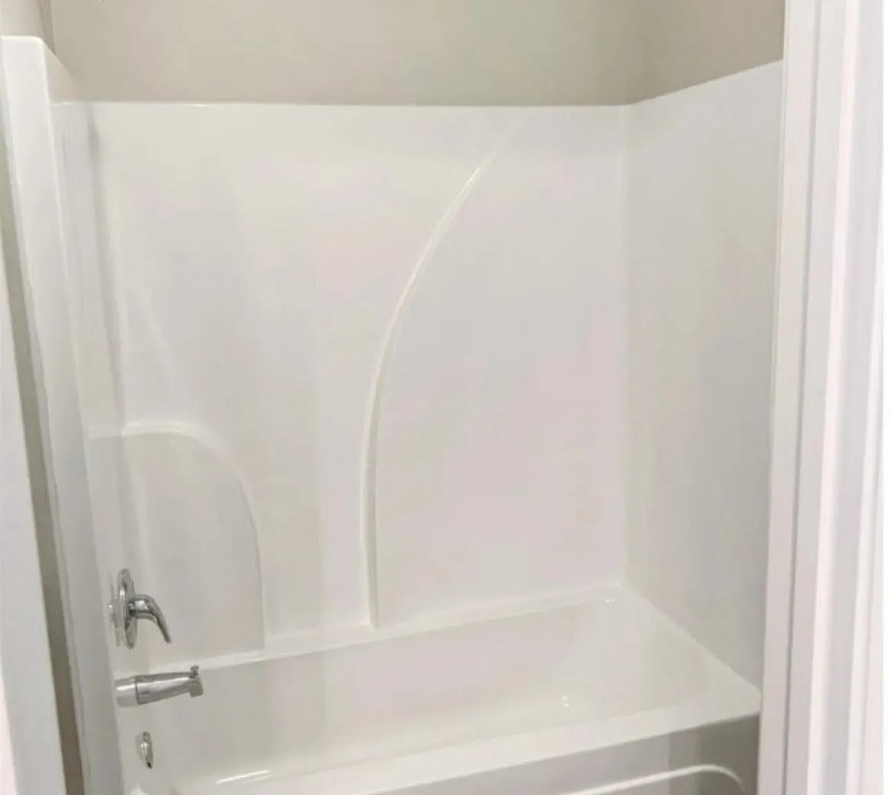 3 bed, 1300 sqft, $1,350 — Photo 3