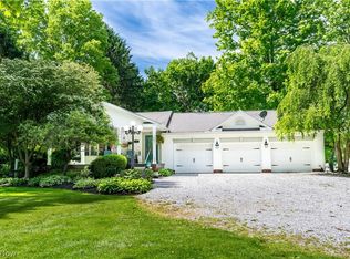 3522 Lovers Ln, Ravenna, OH 44266