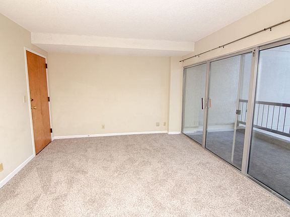 5th image of 900 19th Ave S APT 306