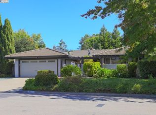 3260 Round Hill Dr, Hayward, CA 94542