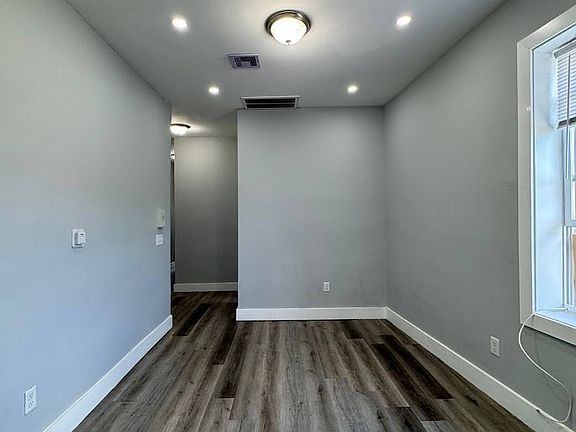 5th image of 186 Hawthorne Ave #3
