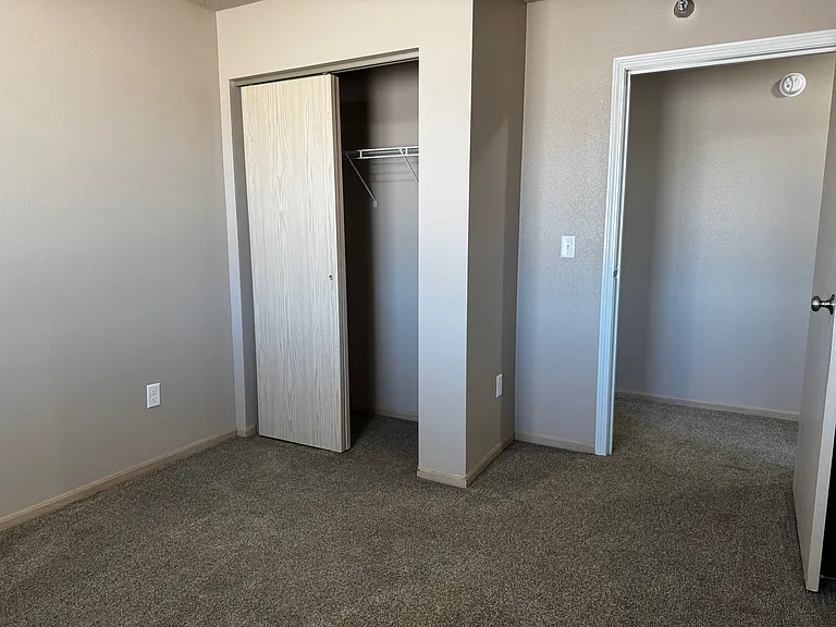 Oakview Apartments 1410 — Photo 59