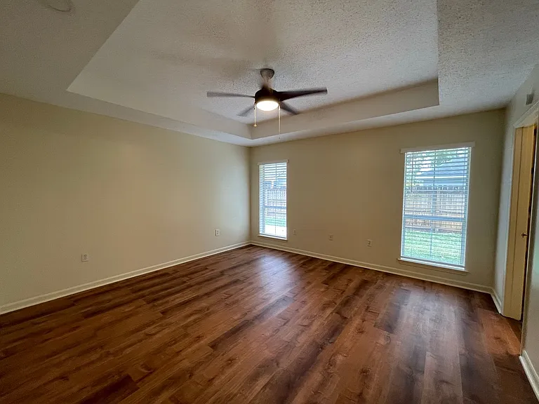 4274 Stumberg Ln — Photo 13
