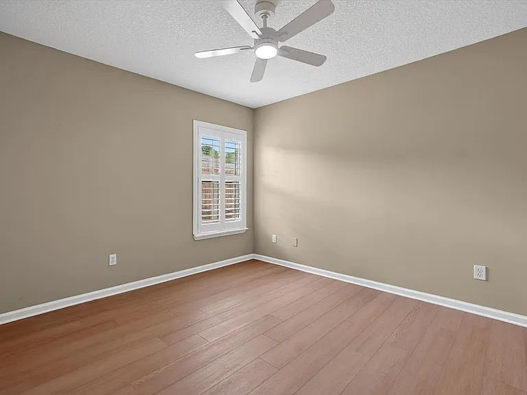 863 S Lilac Loop — Photo 32
