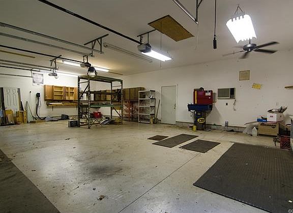 3rd image of 9709 Ashworth Dr