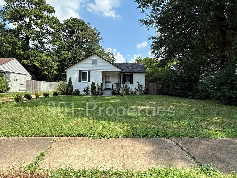 1096 McEvers Rd — Photo 2
