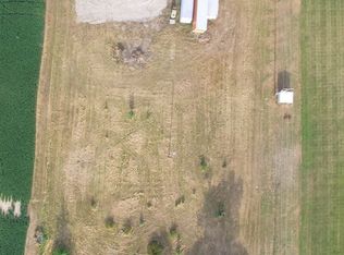 715 Hathaway Dr, South Whitley, IN 46787