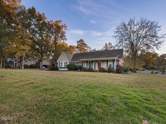 3rd image of 101 Spring Valley Ct
