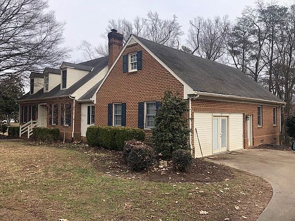 5th image of 503 S Oak Hill Dr