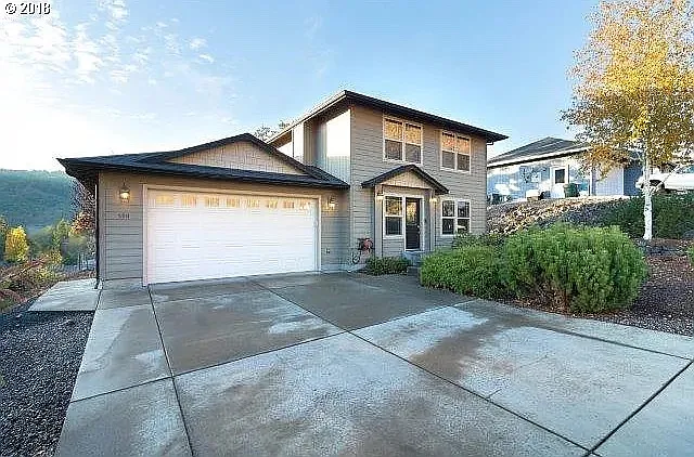 590 Northview Dr — Photo 2