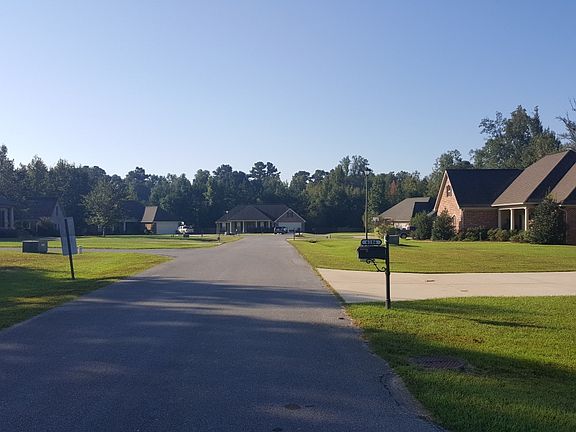 Street view of cul de sac