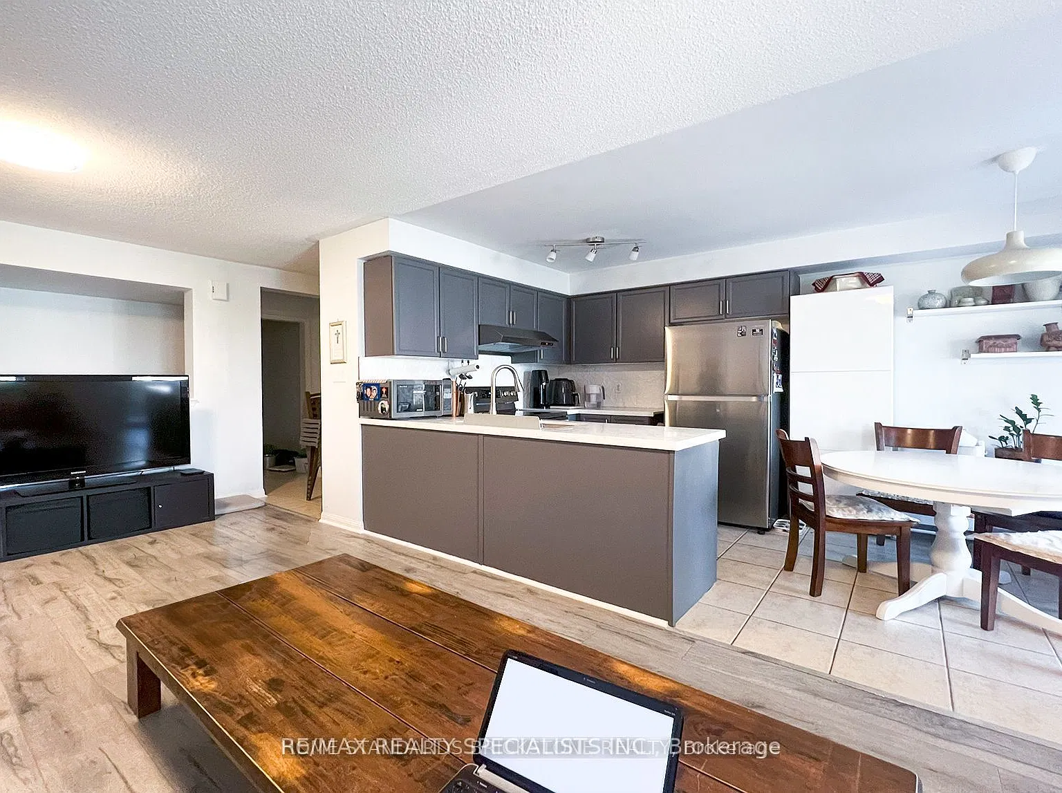 3 bed, $2,950 — Photo 3